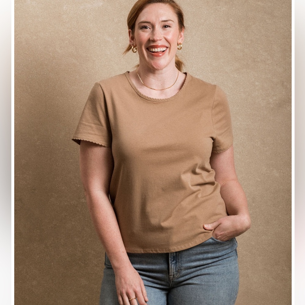 Neuflora Tessa tee in brown size S NWT